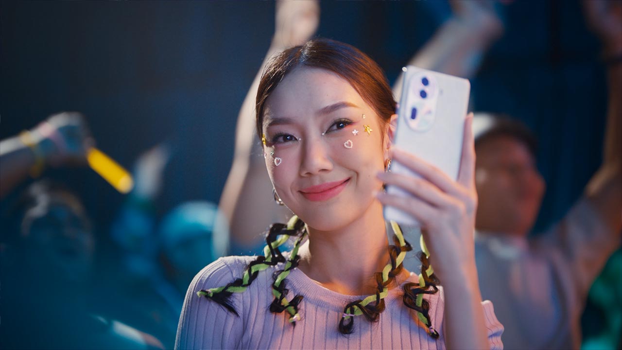 OPPO Reno11 - Faster Upload Digital Video